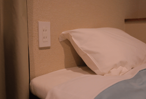 枕元コンセント